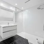 Hauzify I Riera Apartment *