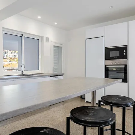 Hauzify I Riera * פלטחה ד'ארו